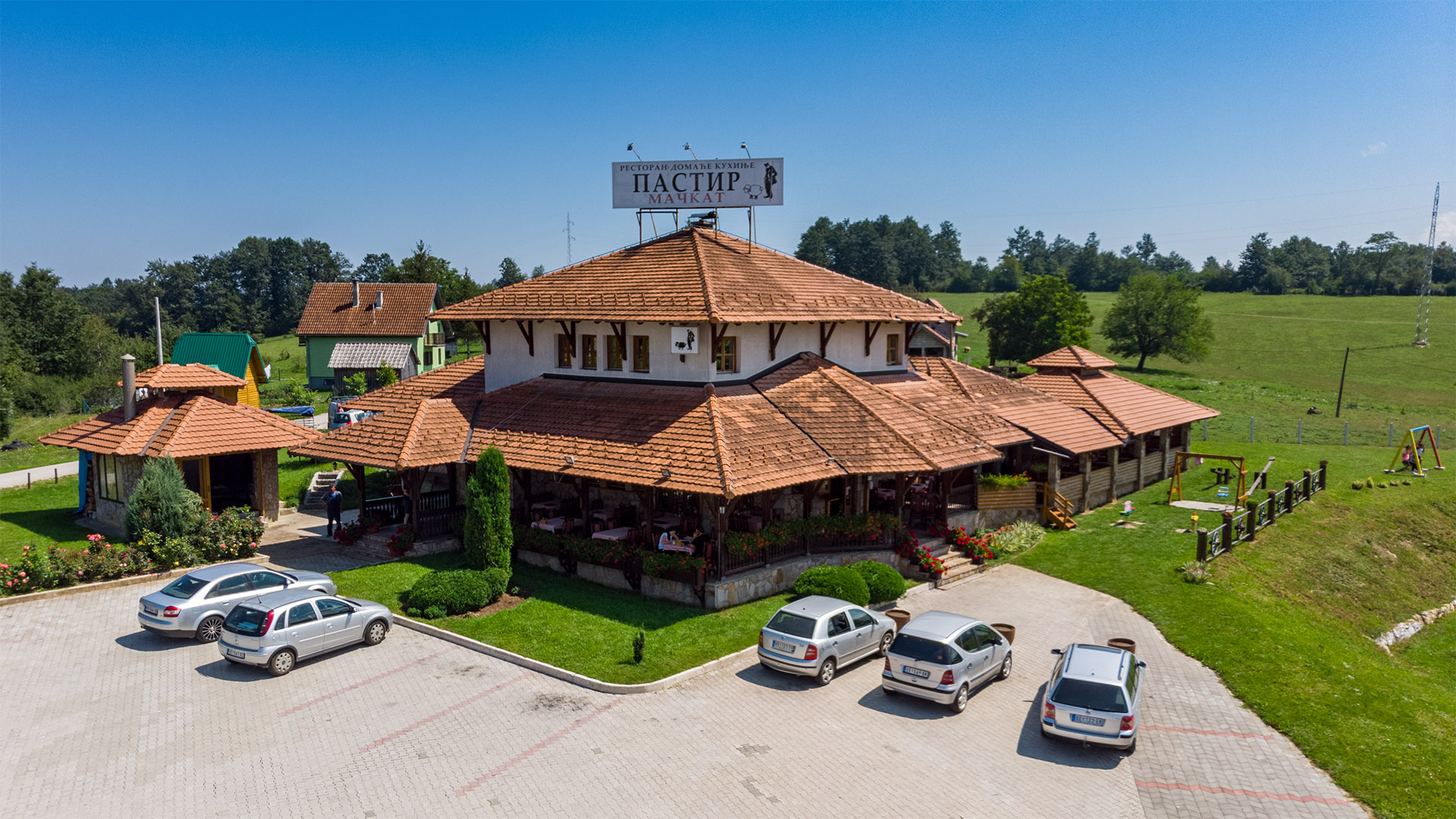 Restoran Pastir u zelenilu Mačkata